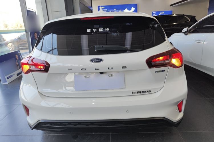 Used Ford Focus 2022 Hatchback EcoBoost 180 Automatic Performance Edition Exterior 4