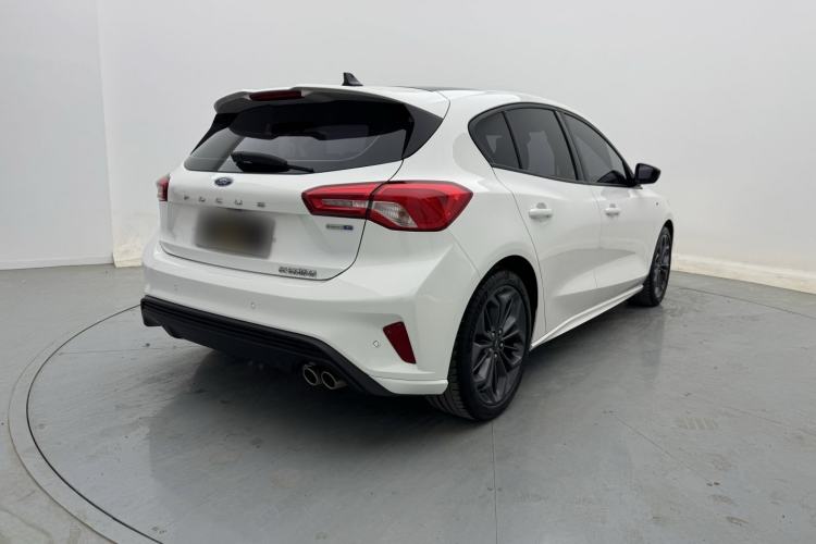 Used Ford Focus 2022 Hatchback EcoBoost 180 Automatic ST Line Exterior 4