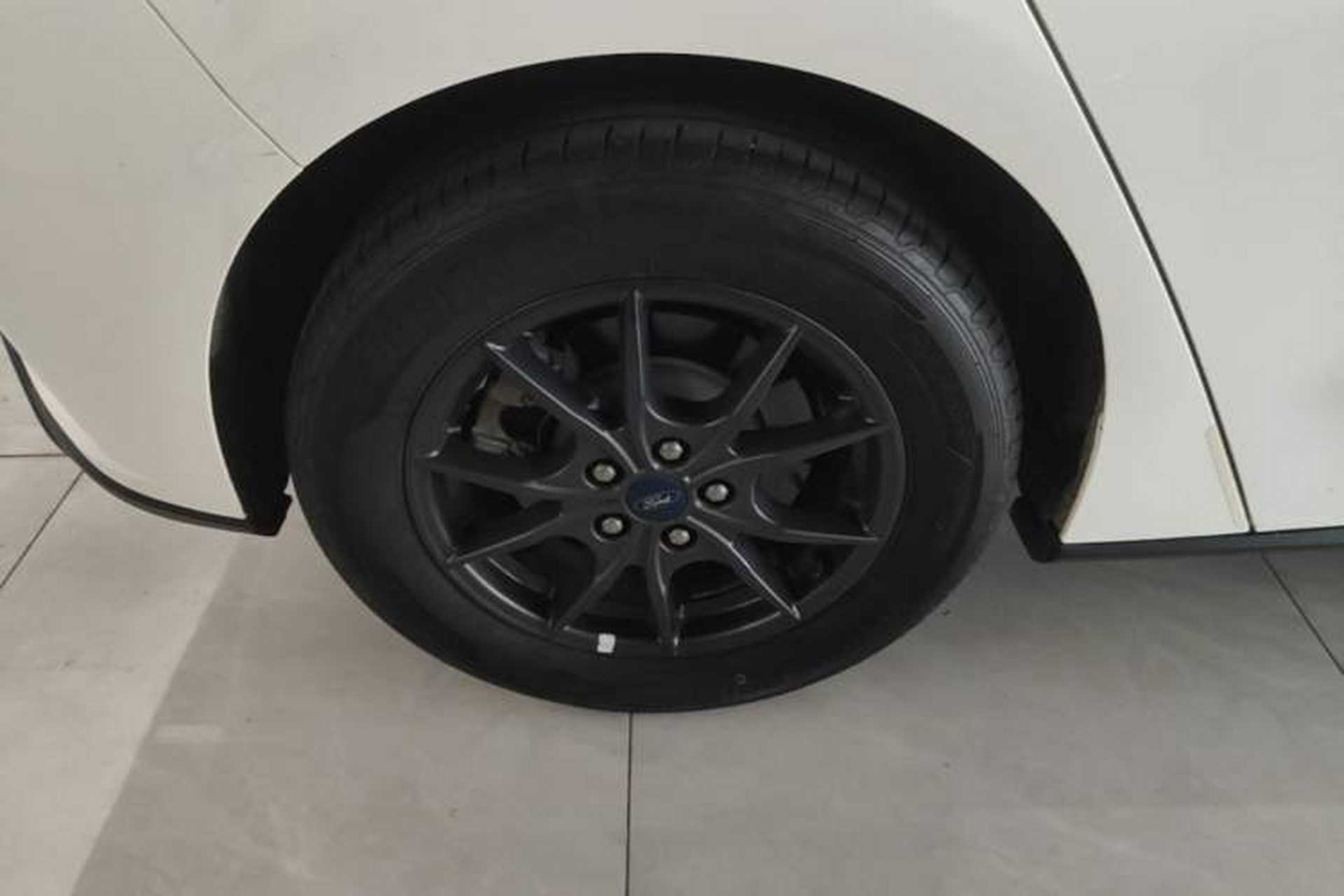 Used Ford Focus 2022 Hatchback EcoBoost 180 Automatic Performance Edition Exterior 5