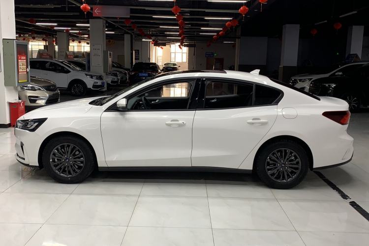 Used Ford Focus 2022 Sedan EcoBoost 180 Automatic Performance Edition Exterior 5