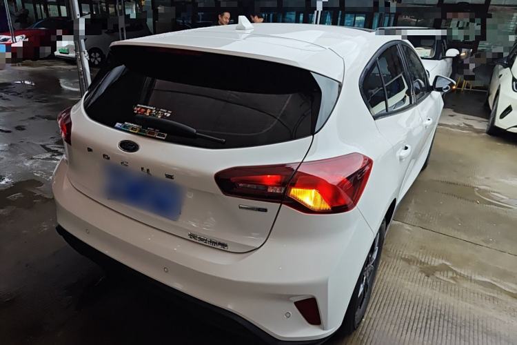 Used Ford Focus 2022 Hatchback EcoBoost 180 Automatic Performance Edition Exterior 5