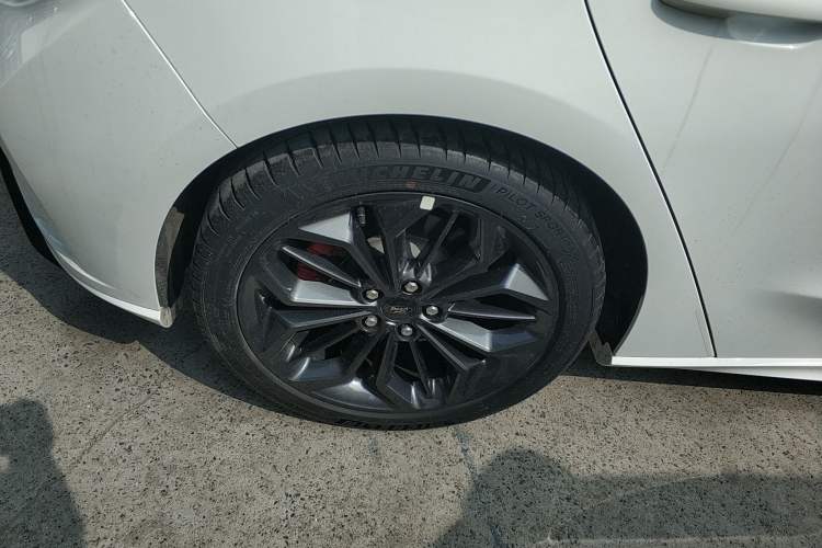 Used Ford Focus 2022 Hatchback EcoBoost 180 Automatic ST Line Exterior 5