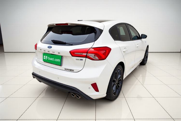 Used Ford Focus 2022 Hatchback EcoBoost 180 Automatic ST Line Exterior 5