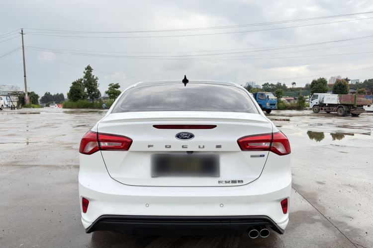 Used Ford Focus 2022 Sedan EcoBoost 180 Automatic ST Line Exterior 6