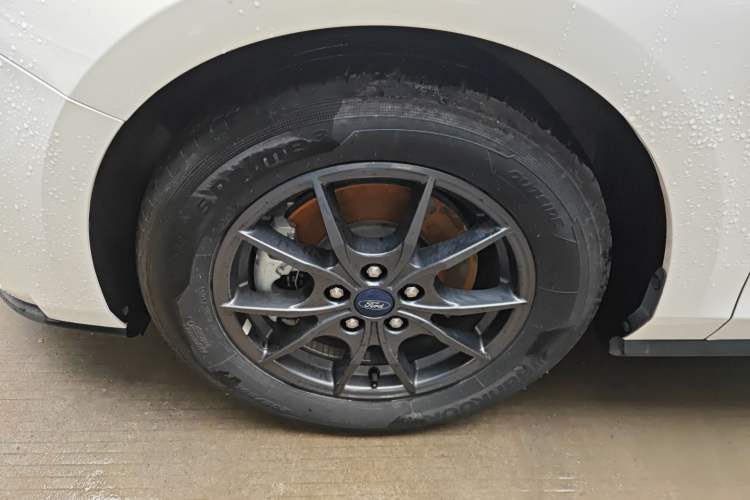 Used Ford Focus 2022 Hatchback EcoBoost 180 Automatic Performance Edition Exterior 7