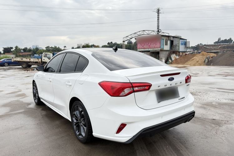 Used Ford Focus 2022 Sedan EcoBoost 180 Automatic ST Line Exterior 7