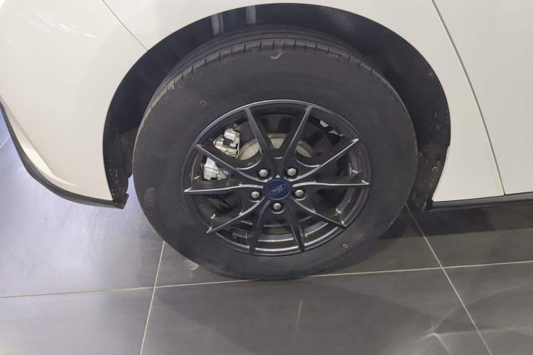Used Ford Focus 2022 Hatchback EcoBoost 180 Automatic Performance Edition Exterior 8