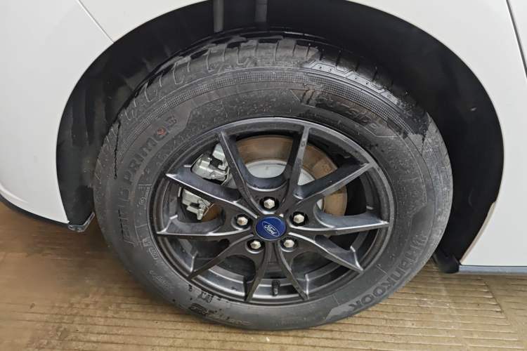 Used Ford Focus 2022 Hatchback EcoBoost 180 Automatic Performance Edition Exterior 8