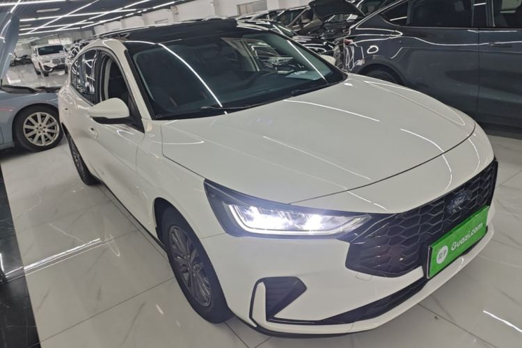 Used Ford Focus 2022 Sedan EcoBoost 180 Automatic Performance Edition Front Right 45 Deg