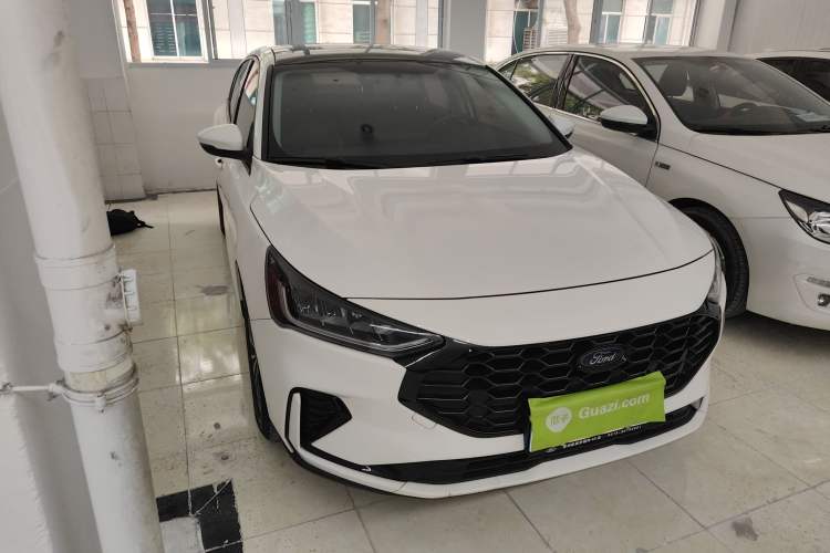 Used Ford Focus 2022 Sedan EcoBoost 180 Automatic Performance Edition Front Right 45 Deg