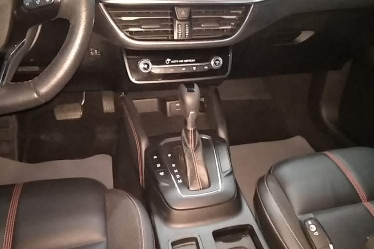 Used Ford Focus 2022 Hatchback EcoBoost 180 Automatic ST Line Gear Lever