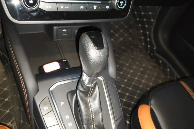 Used Ford Focus 2022 Hatchback EcoBoost 180 Automatic Performance Edition Gear Lever