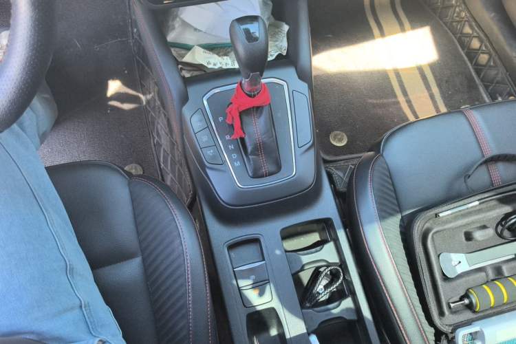 Used Ford Focus 2022 Sedan EcoBoost 180 Automatic ST Line Gear Lever