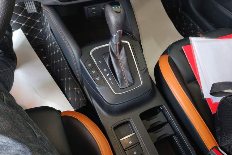 Used Ford Focus 2022 Sedan EcoBoost 180 Automatic Performance Edition Gear Lever