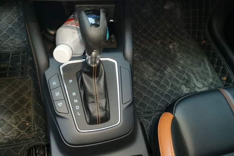 Used Ford Focus 2022 Sedan EcoBoost 180 Automatic Performance Edition Gear Lever