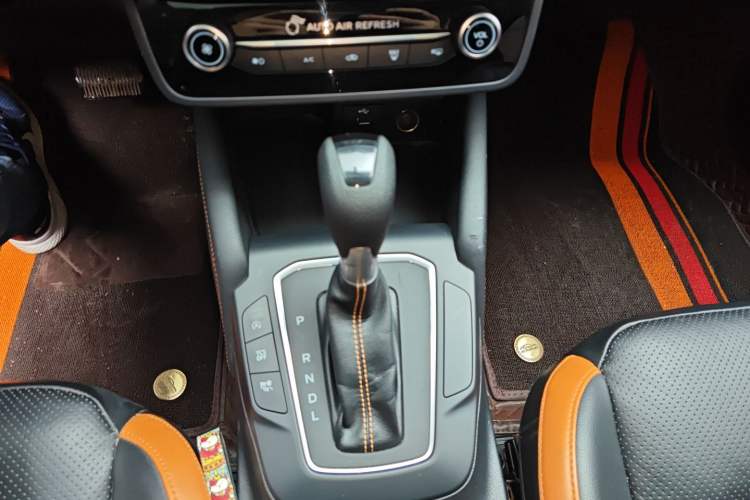 Used Ford Focus 2022 Hatchback EcoBoost 180 Automatic Performance Edition Gear Lever