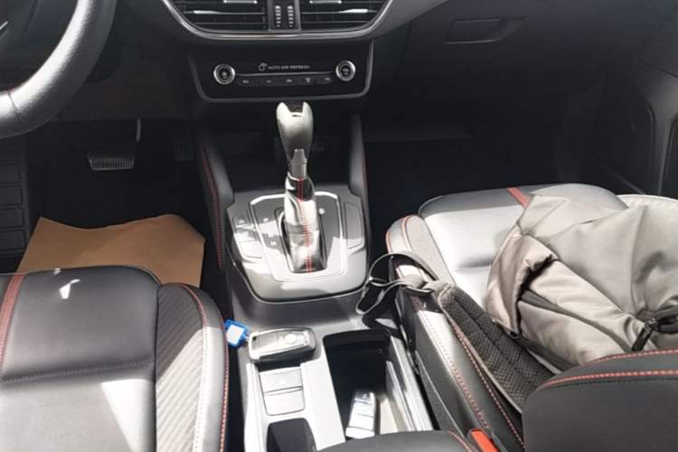 Used Ford Focus 2022 Sedan EcoBoost 180 Automatic ST Line Gear Lever