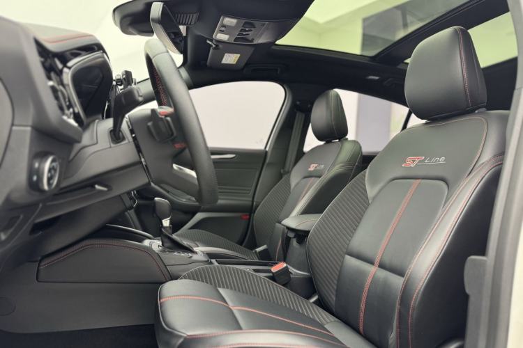 Used Ford Focus 2022 Hatchback EcoBoost 180 Automatic ST Line Interior 1
