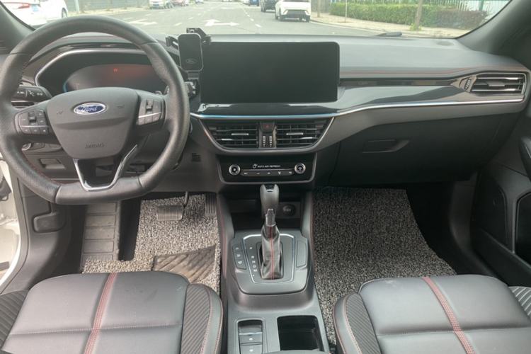 Used Ford Focus 2022 Hatchback EcoBoost 180 Automatic ST Line Interior 1