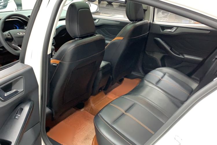 Used Ford Focus 2022 Sedan EcoBoost 180 Automatic Performance Edition Interior 2