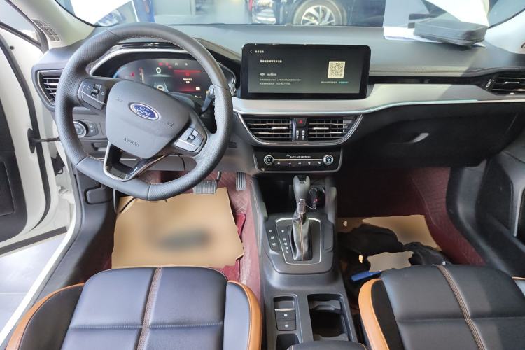 Used Ford Focus 2022 Hatchback EcoBoost 180 Automatic Performance Edition Interior 2