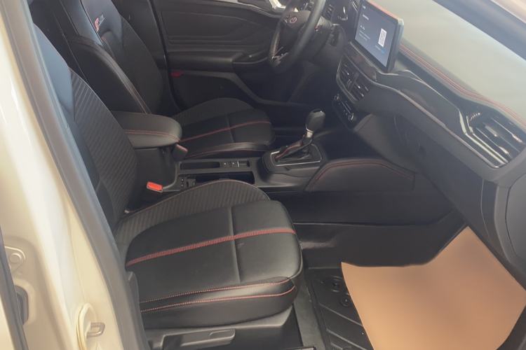 Used Ford Focus 2022 Hatchback EcoBoost 180 Automatic ST Line Interior 2