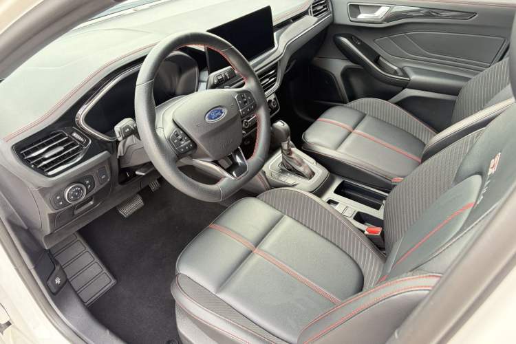 Used Ford Focus 2022 Sedan EcoBoost 180 Automatic ST Line Interior 2