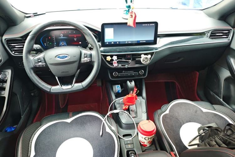 Used Ford Focus 2022 Hatchback EcoBoost 180 Automatic ST Line Interior 2