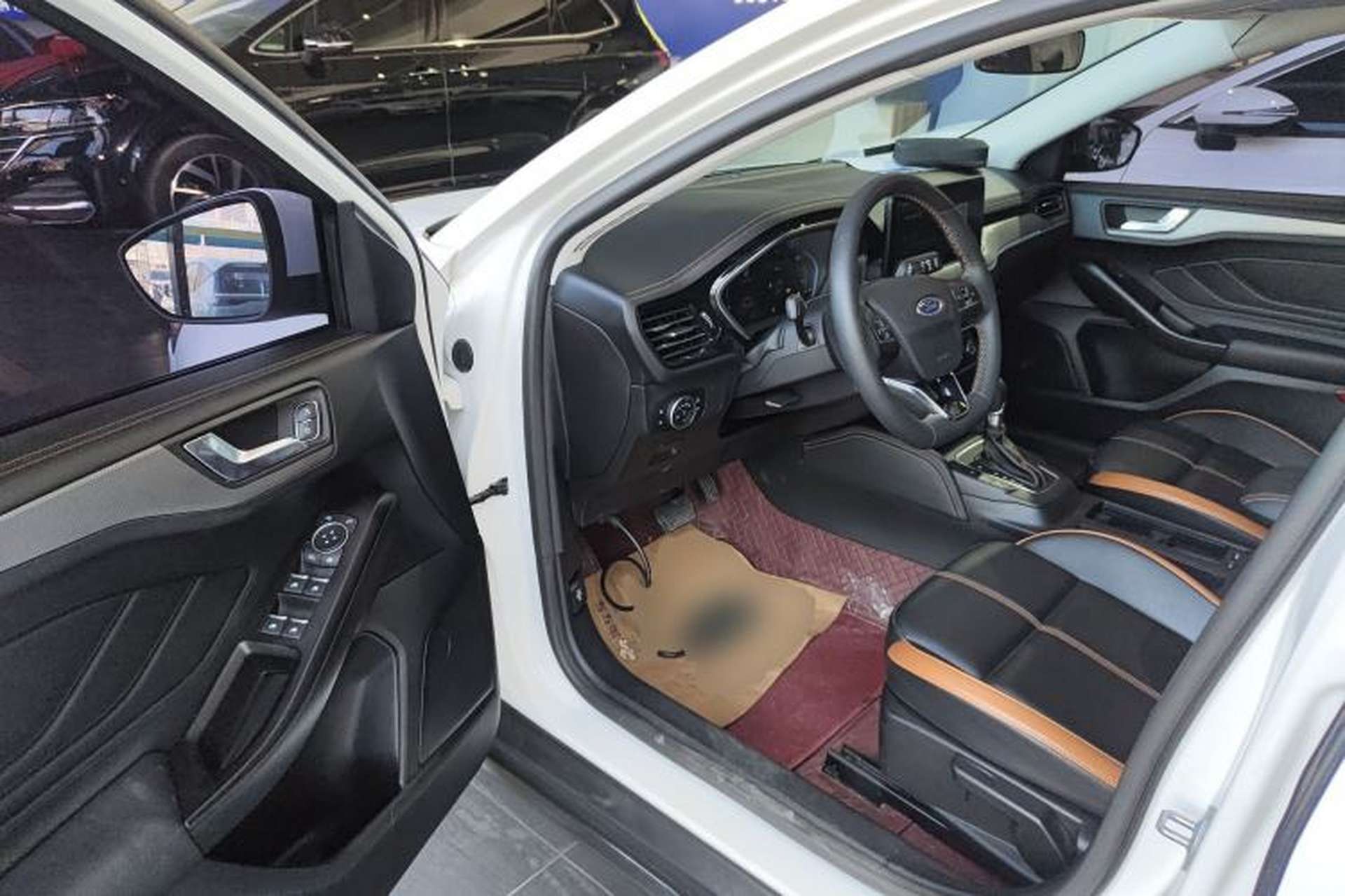Used Ford Focus 2022 Hatchback EcoBoost 180 Automatic Performance Edition Interior 3
