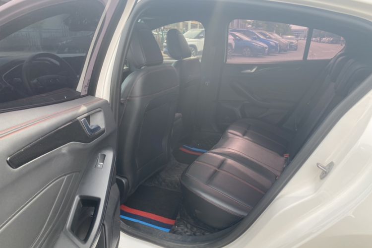 Used Ford Focus 2022 Hatchback EcoBoost 180 Automatic ST Line Interior 3
