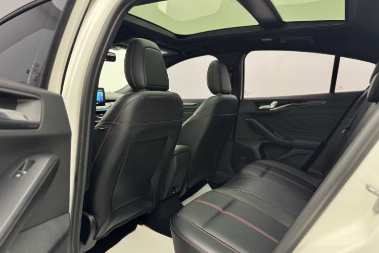 Used Ford Focus 2022 Hatchback EcoBoost 180 Automatic ST Line Interior 3