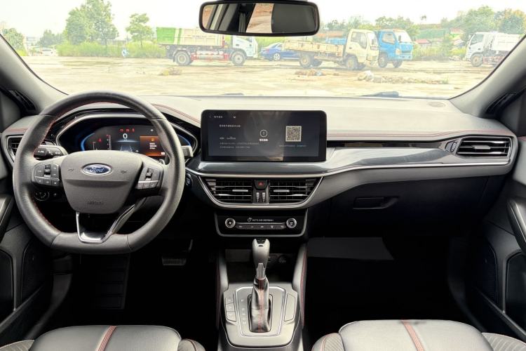 Used Ford Focus 2022 Sedan EcoBoost 180 Automatic ST Line Interior 3