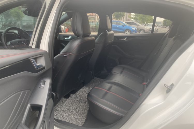 Used Ford Focus 2022 Hatchback EcoBoost 180 Automatic ST Line Interior 3