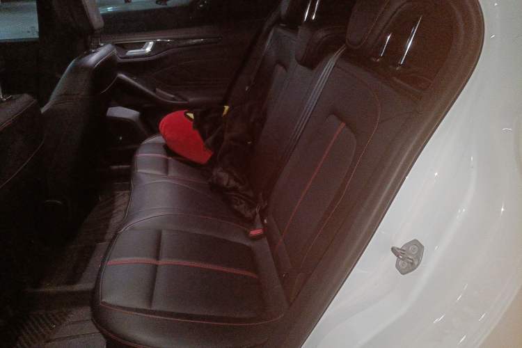 Used Ford Focus 2022 Hatchback EcoBoost 180 Automatic ST Line Interior 4