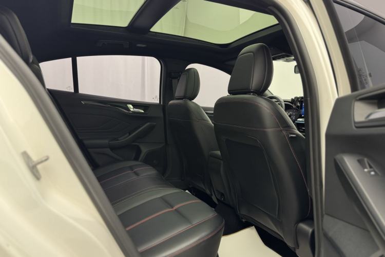 Used Ford Focus 2022 Hatchback EcoBoost 180 Automatic ST Line Interior 5