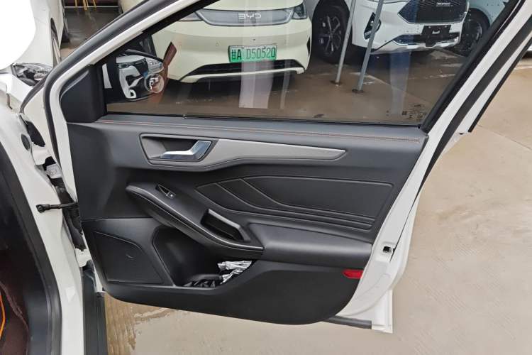 Used Ford Focus 2022 Hatchback EcoBoost 180 Automatic Performance Edition Interior 5