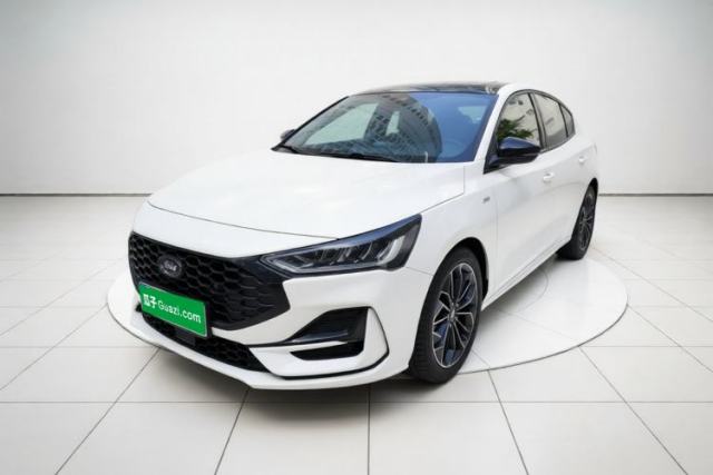 Ford Focus 2022 Hatchback EcoBoost 180 Automatic ST Line de segunda mano