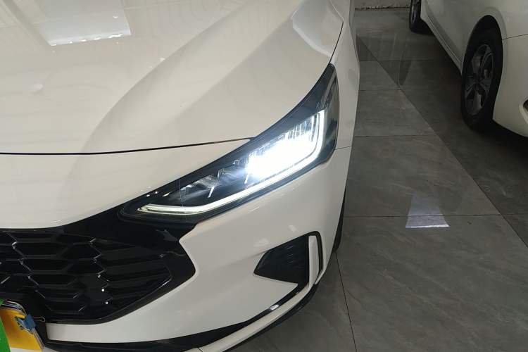 Used Ford Focus 2022 Sedan EcoBoost 180 Automatic Performance Edition Left Front Headlight