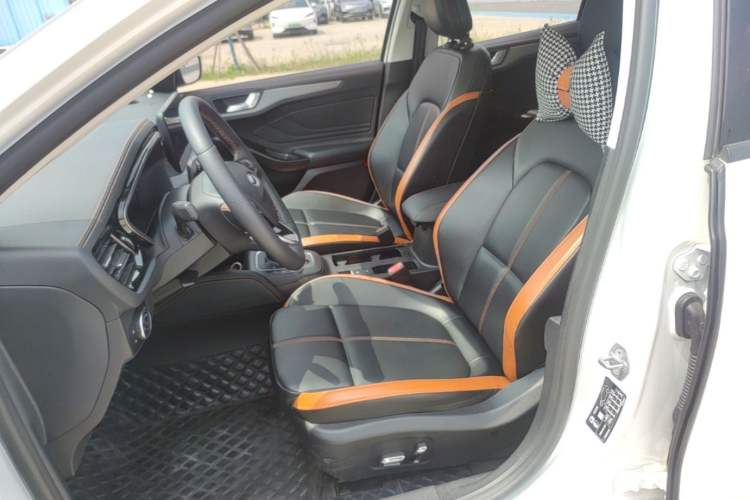 Used Ford Focus 2022 Hatchback EcoBoost 180 Automatic Performance Edition Left Front Seat