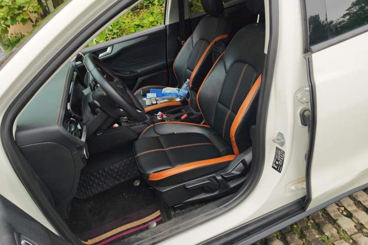 Used Ford Focus 2022 Hatchback EcoBoost 180 Automatic Performance Edition Left Front Seat