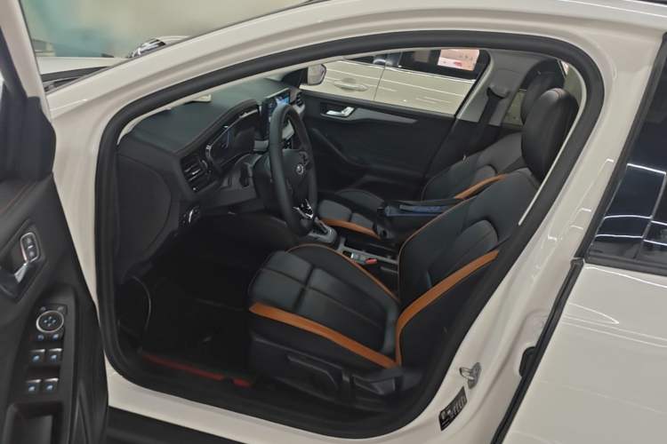 Used Ford Focus 2022 Sedan EcoBoost 180 Automatic Performance Edition Left Front Seat