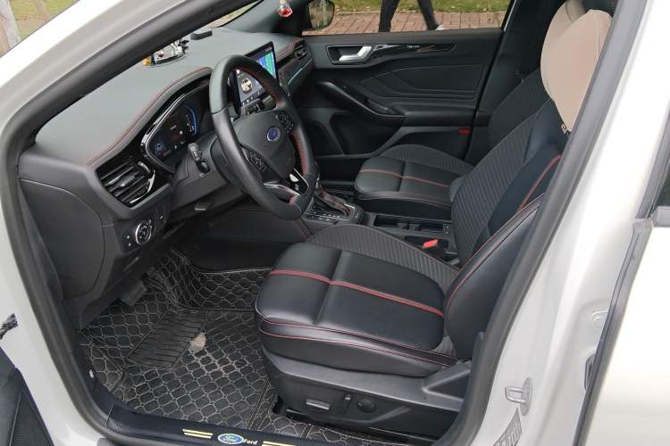 Used Ford Focus 2022 Sedan EcoBoost 180 Automatic ST Line Left Front Seat