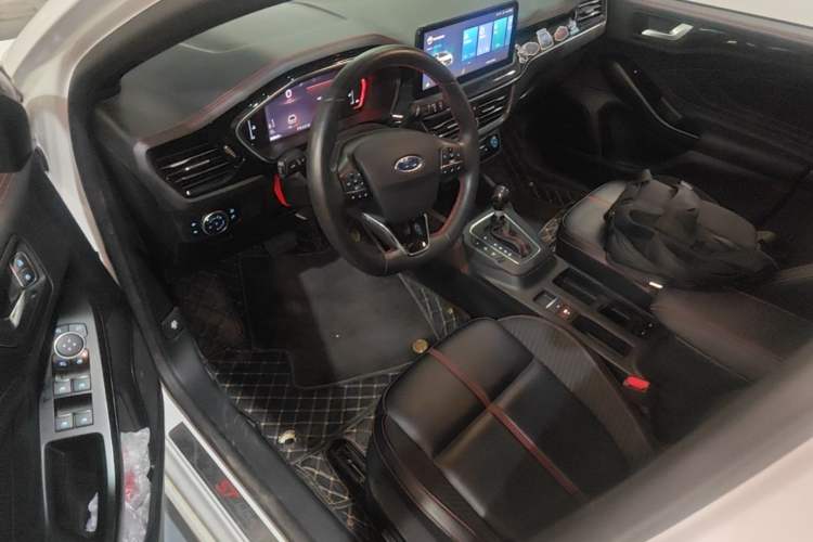 Used Ford Focus 2022 Hatchback EcoBoost 180 Automatic ST Line Left Front Seat