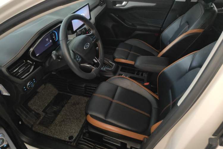 Used Ford Focus 2022 Sedan EcoBoost 180 Automatic Performance Edition Left Front Seat