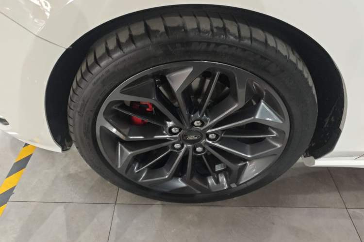 Used Ford Focus 2022 Hatchback EcoBoost 180 Automatic ST Line Left Front Wheel Hub