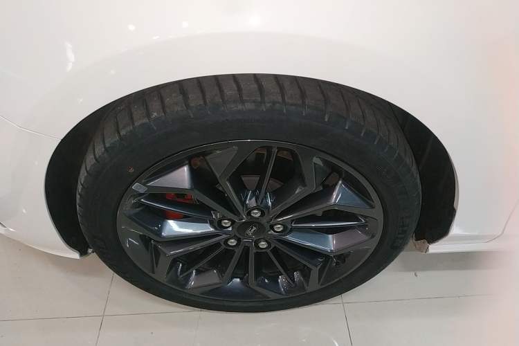 Used Ford Focus 2022 Hatchback EcoBoost 180 Automatic ST Line Left Front Wheel Hub