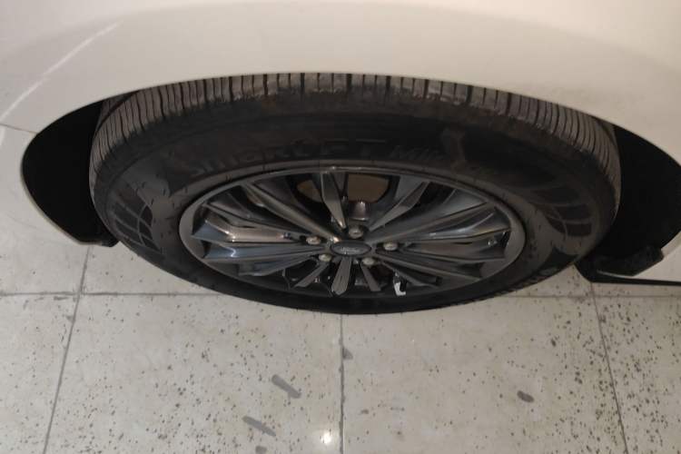 Used Ford Focus 2022 Sedan EcoBoost 180 Automatic Performance Edition Left Front Wheel Hub
