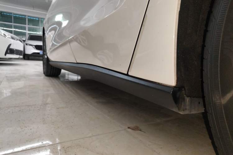 Used Ford Focus 2022 Sedan EcoBoost 180 Automatic Performance Edition Left Side Sill
