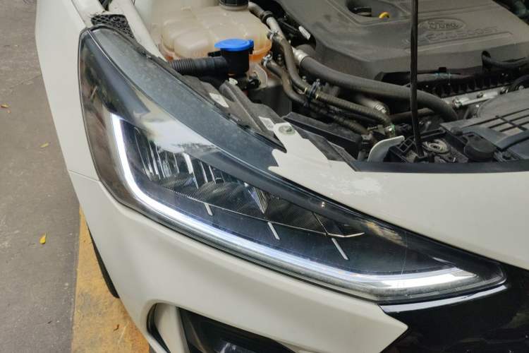Used Ford Focus 2022 Hatchback EcoBoost 180 Automatic ST Line Right Front Headlight