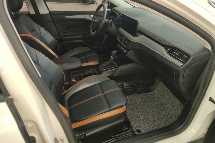 Used Ford Focus 2022 Sedan EcoBoost 180 Automatic Performance Edition Right Front Seat